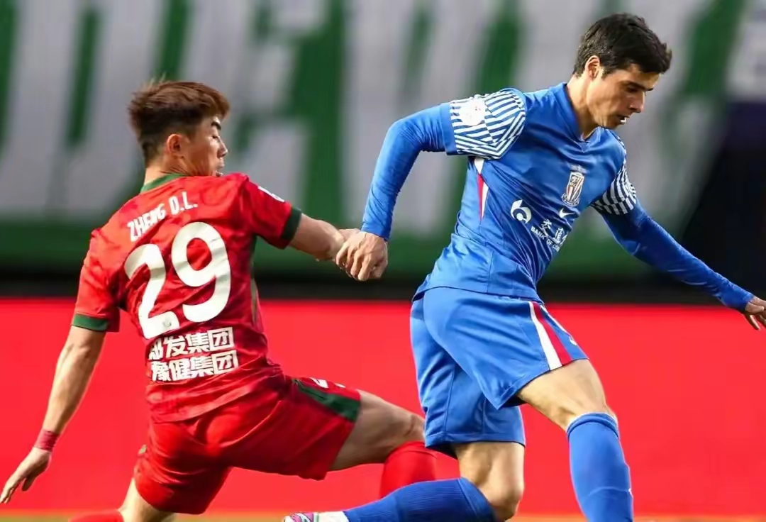 关于足总杯赛前再迎强敌,山东泰山调整名单,主帅态度:压力陡增,身体对抗强度拉满的信息 关于足总杯赛前再迎强敌,山东泰山调整名单,主帅态度:压力陡增,身体对抗强度拉满的信息